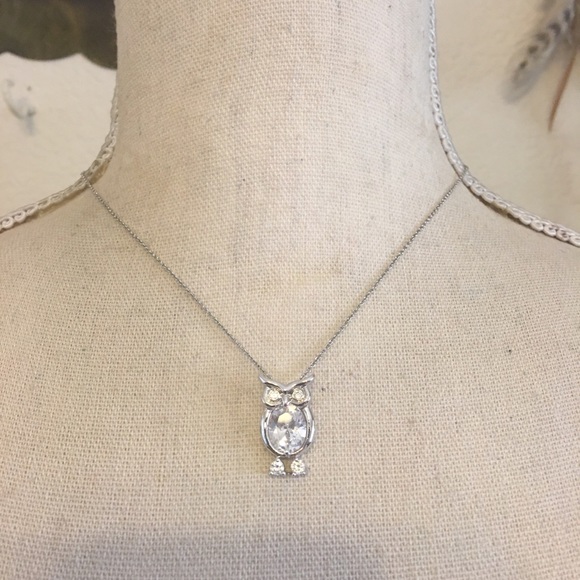 Faceted stone owl pendant on silver plated chain - Picture 1 of 8